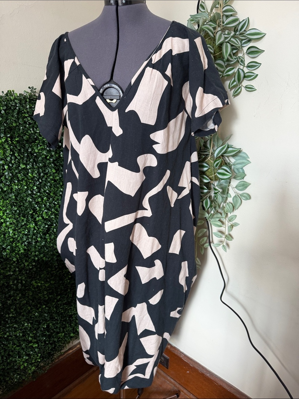 Cost Plus World Market Black and Beige Abstract V-Neck Midi Dress